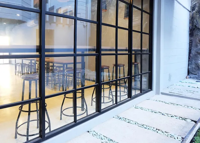 Livinn Hostels Gubeng Station Surabaya